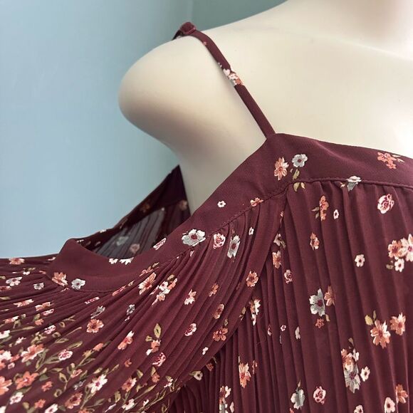 Bohemian Floral Burgundy Cold Shoulder Flutter Sleeve Blouse Size XL - Picture 4 of 8